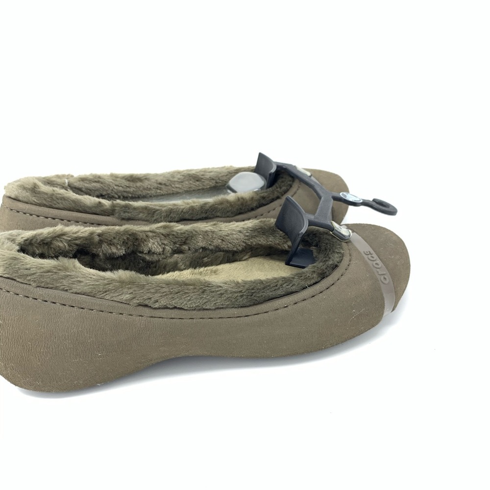 NEW CROCS INSULATED FLAT/SHOES SIZE6